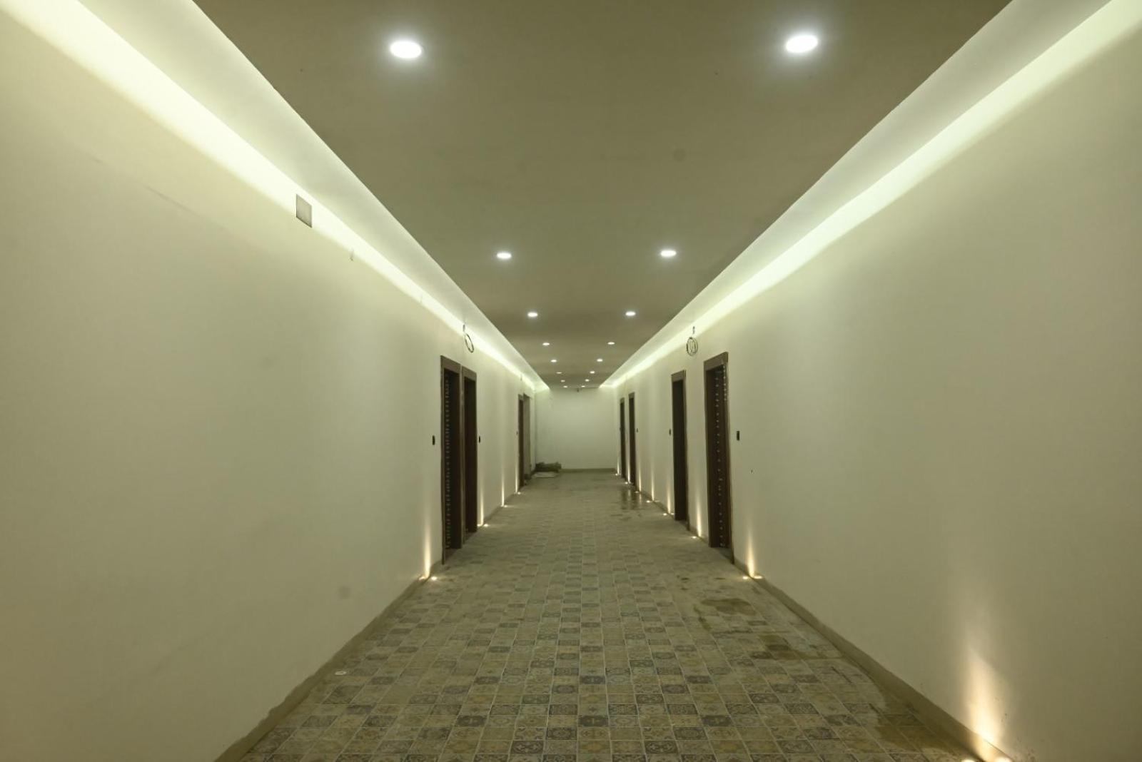 Trisaa Resort & Banquets Jhusi Exterior photo
